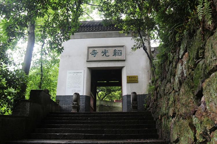 杭州韬光寺,观景凝思,韬光养晦,感一木一浮生一花一世界