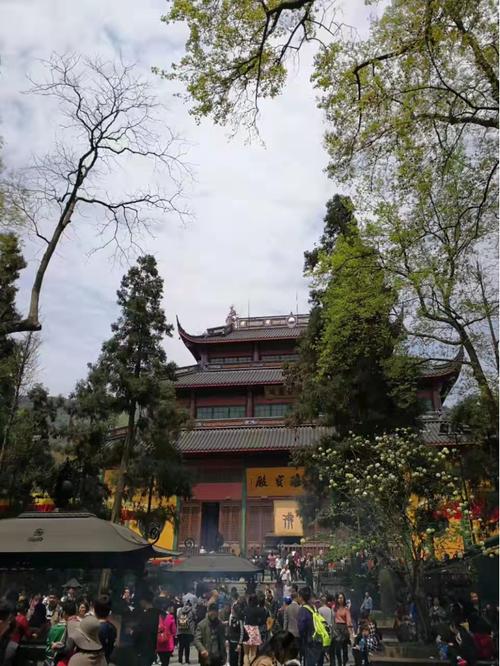 灵隐寺灵隐寺,永福寺,韬光寺都在灵隐飞来峰景区内,门票分为2部分