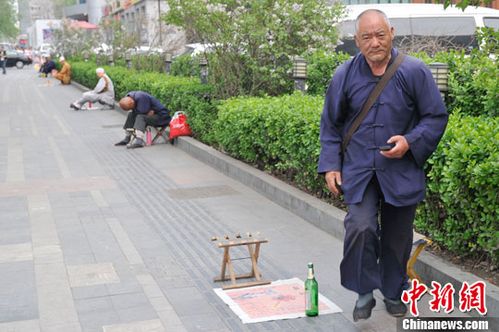 打印发送字号 t|t [提要]  4月9日,山西太原迎泽大街,多位算命卜卦的